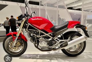 Ducati 900SS: Moto roja clásica