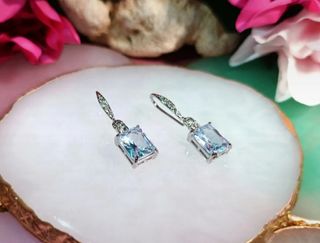 Pendientes chapados en plata y circonitas