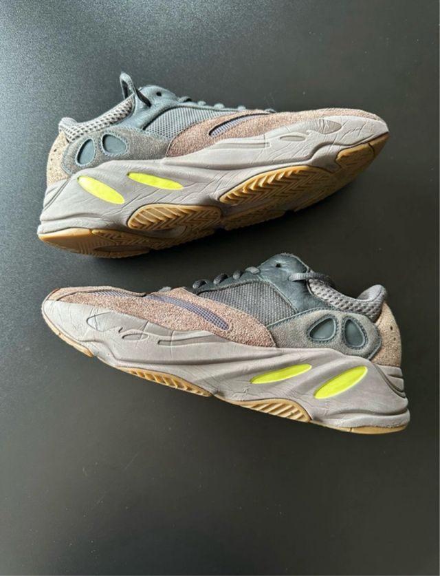 Adidas Yeezy 700 Mauve - Talla 44