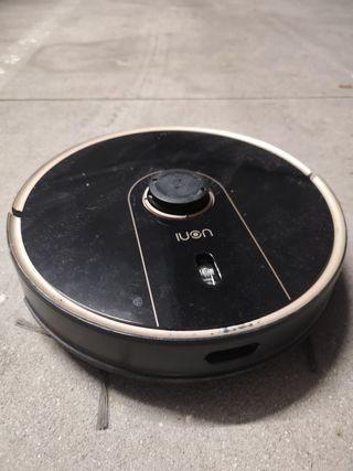 Robot aspirador Uoni: 2 piezas no funciona.