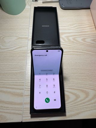 Samsung Galaxy Z Flip5 Negro