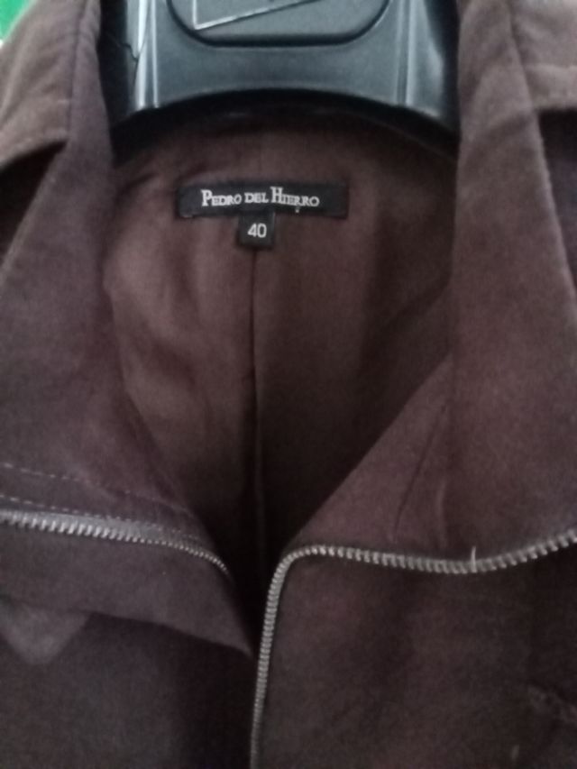 Chaqueta y falda Pedro del Hierro marrón, de piel