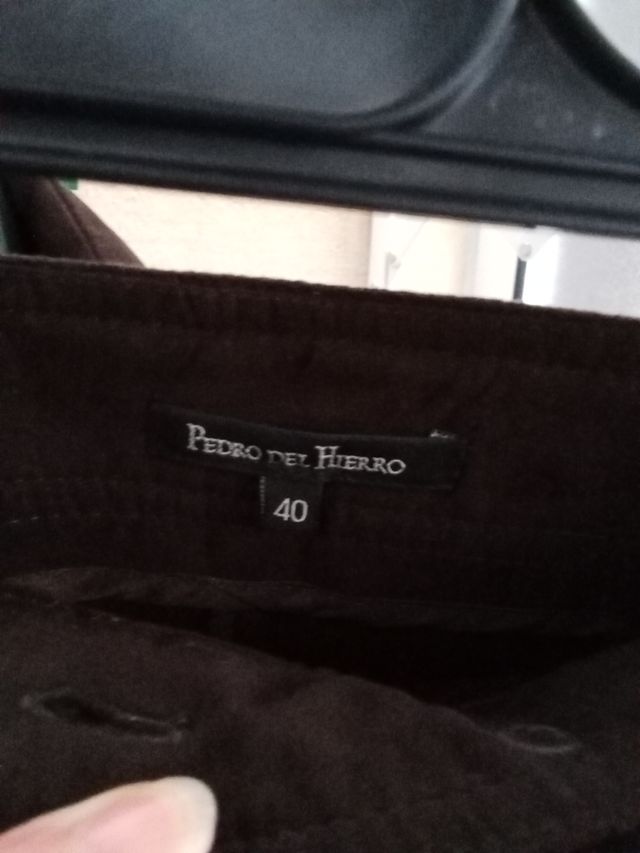 Chaqueta y falda Pedro del Hierro marrón, de piel