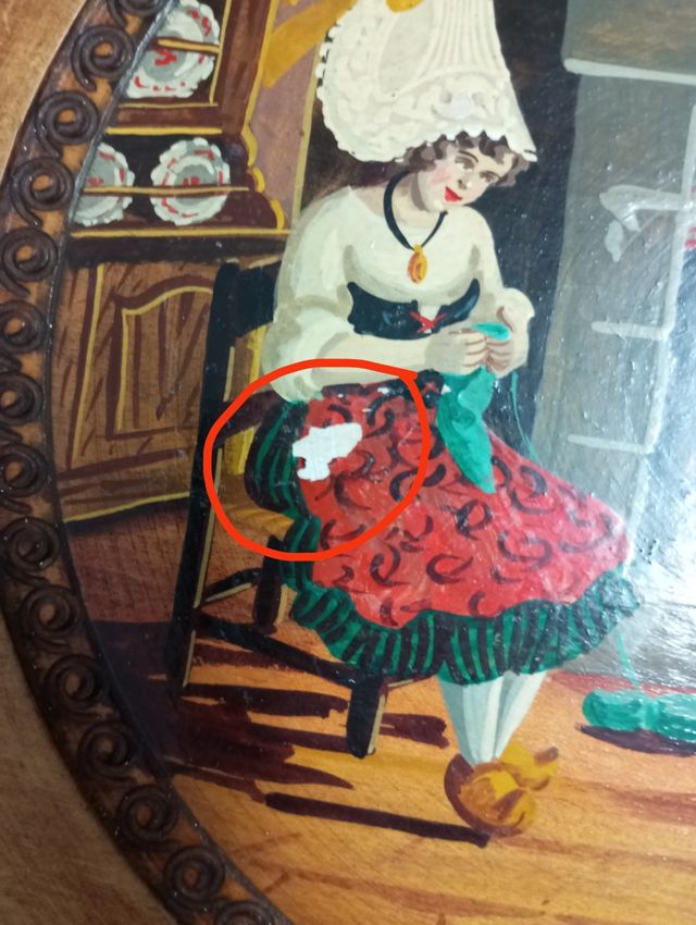 Plato madera antiguo pintado a mano