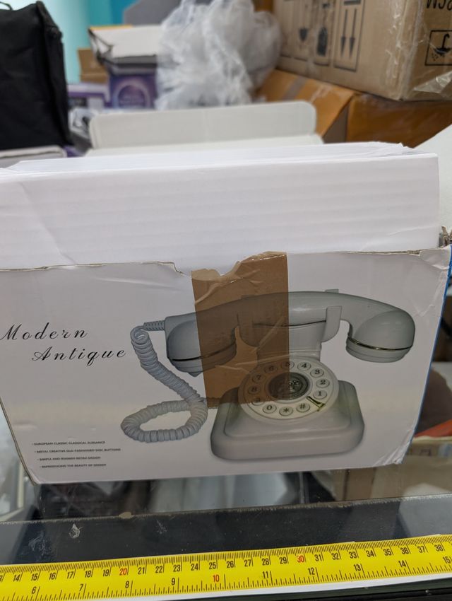 Teléfono retro blanco vintage