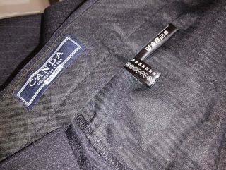 Pantalón CAN-DA azul marino a rayas 58
Con chaquet