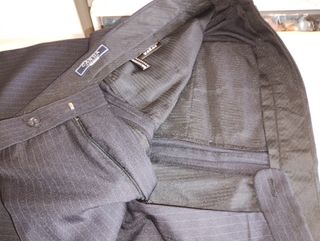 Pantalón CAN-DA azul marino a rayas 58
Con chaquet