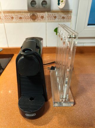 Cafetera Nespresso DeLonghi Mini