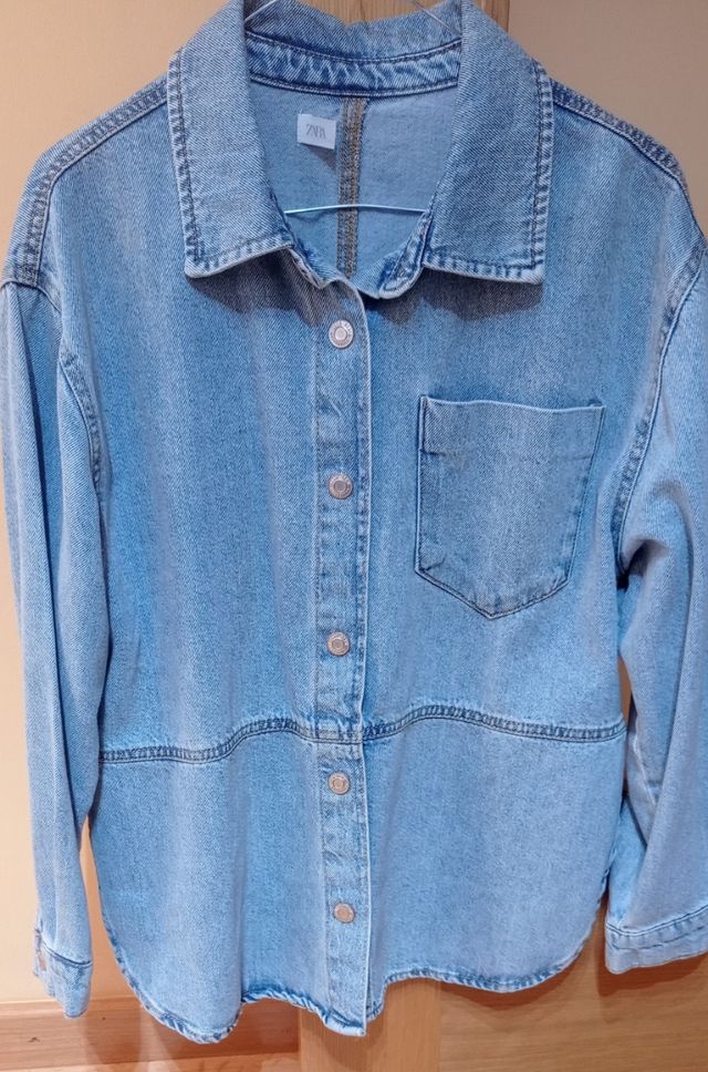 Sobrecamisa vaquera azul Zara