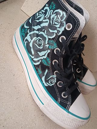 Converse con plataforma originales.