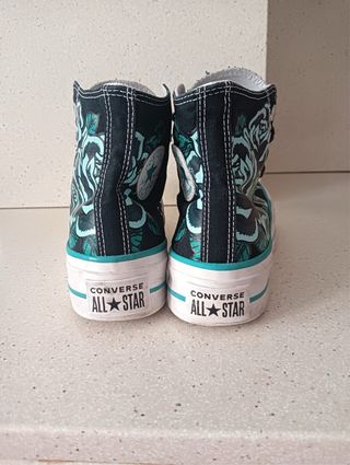 Converse con plataforma originales.