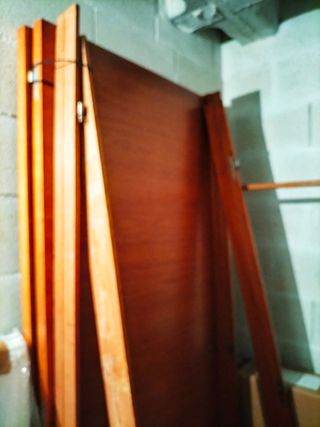 2 Puertas madera cedro. 1 con  4 cristales.