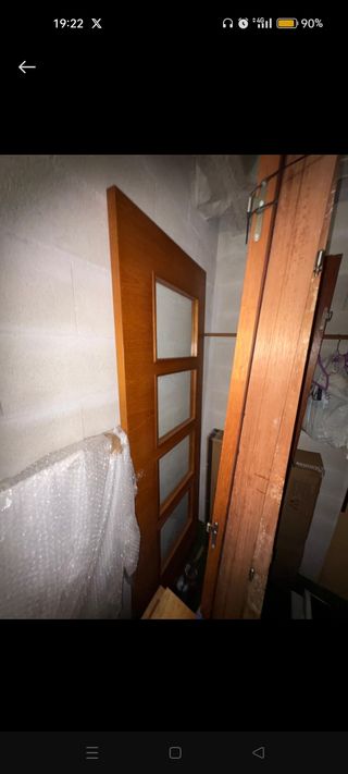 2 Puertas madera cedro. 1 con  4 cristales.