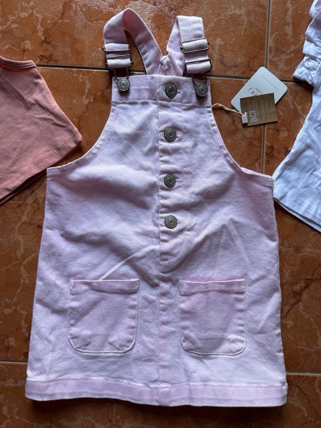 Peto y 2 camisetas NUEVO t. 4-5 años