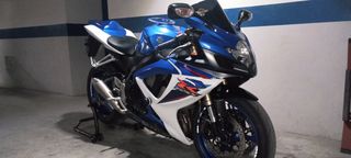 Suzuki GSXR 600 K7 azul