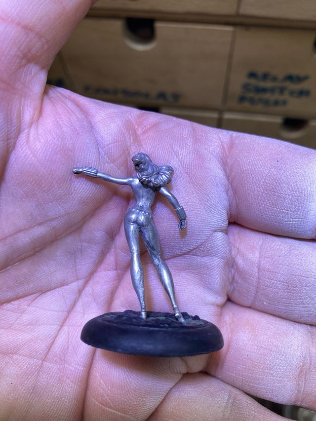 Miniatura Black Widow in metallo