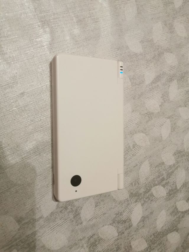 Nintendo DSi blanca