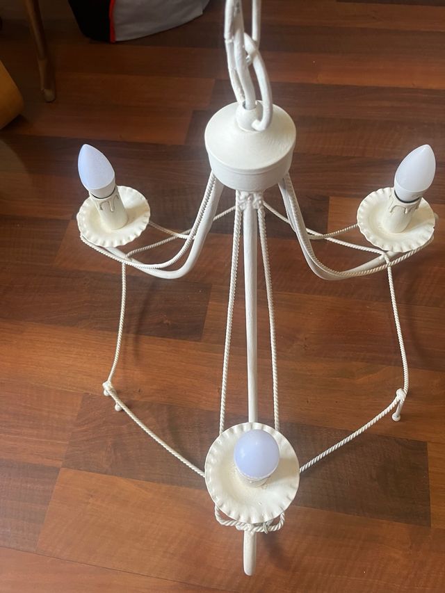 Lámpara blanca metal 3 luces