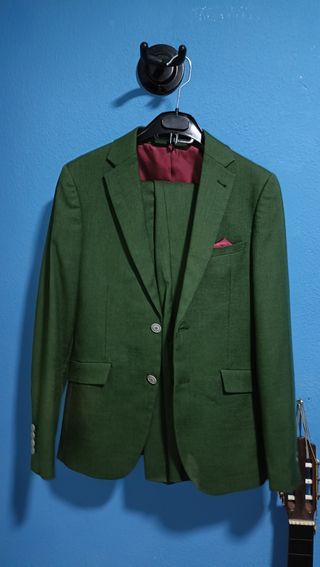 Traje Donovan Miller 
Talla s, poco uso buen estad