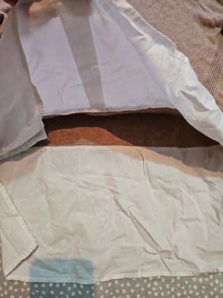 Jersey cuello alto beige con camisa