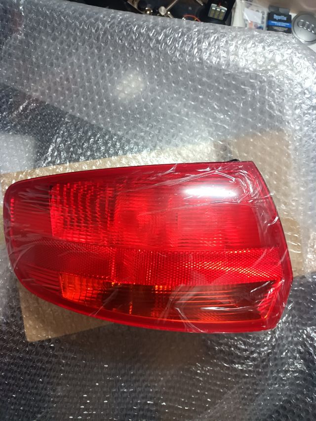 Faro Audi A3 8p  trasero Izquierdo