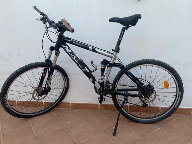 Bicicleta MASSI AKIN M negra/plata