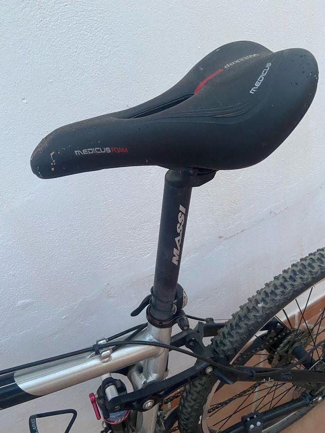 Bicicleta MASSI AKIN M negra/plata