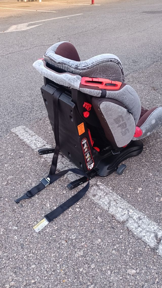 Alquiler silla coche aeropuerto Sevilla