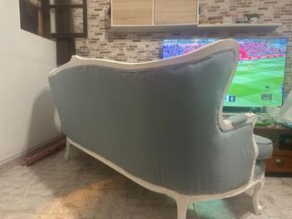 Sofá isabelino restaurado - azul turquesa y blanco