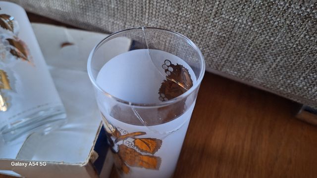 6 Vasos Dorados y Blancos