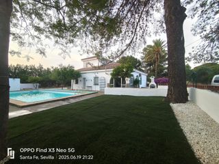 Chalet vacacional - piscina y jardín