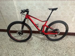 Bicicleta carbono doble suspensión