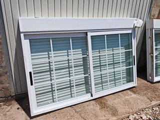 2 Ventanas correderas con barrotillos 