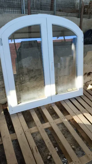 Ventana arqueada PVC 130x129