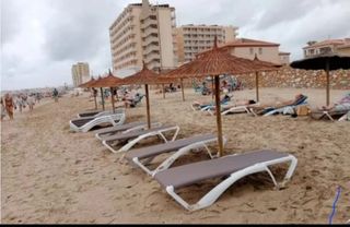 Sombrillas y pergolas de brezo mimbre cañizo espar