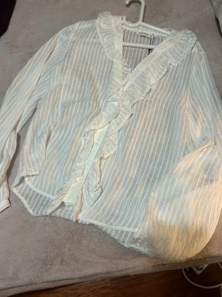 Blusa blanca c/volantes