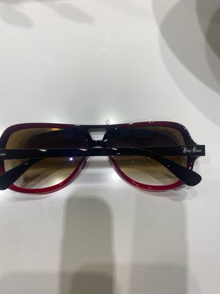 Gafas Rayban rojas y marrones