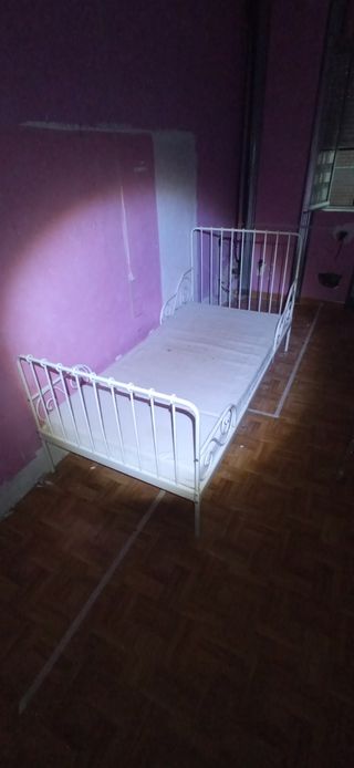 Cama infantil blanca IKEA