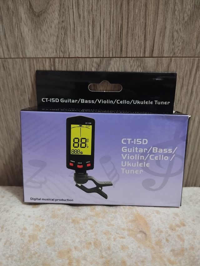 Afinador de guitarra Admira pequeño