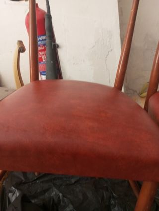 Reposapiés madera y cuero estilo italiano