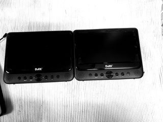 2 Monitores DVD p/ Carro - DjiX