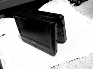 2 Monitores DVD p/ Carro - DjiX