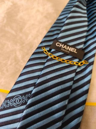 Cravatta Chanel blu e azzurra