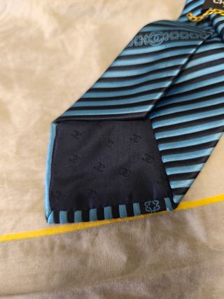 Cravatta Chanel blu e azzurra