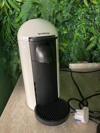 Cafetera Nespresso Pixie
