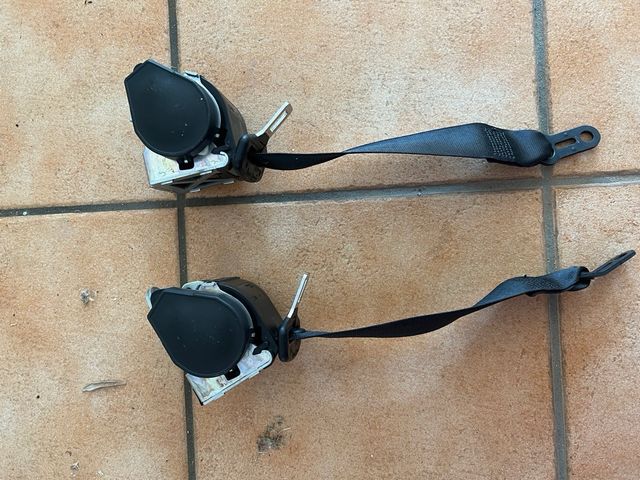 Cinturones de seguridad traseros BMW negros