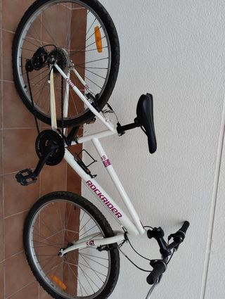 Bicicleta Decathlon de 24 pulgadas