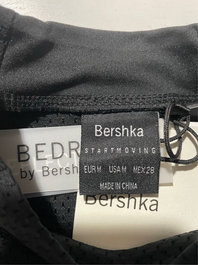 Top corto Bershka negro - Talla M