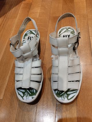 Sandalias FLY London blancas