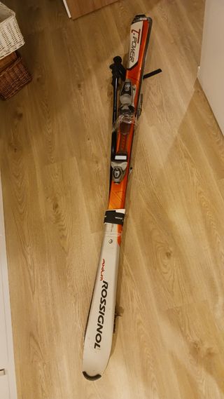 Esquís Rossignol T-Power y bastones